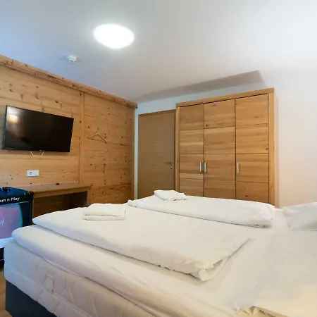 Mountain And Lake Twenty Six Apartment Zell am See